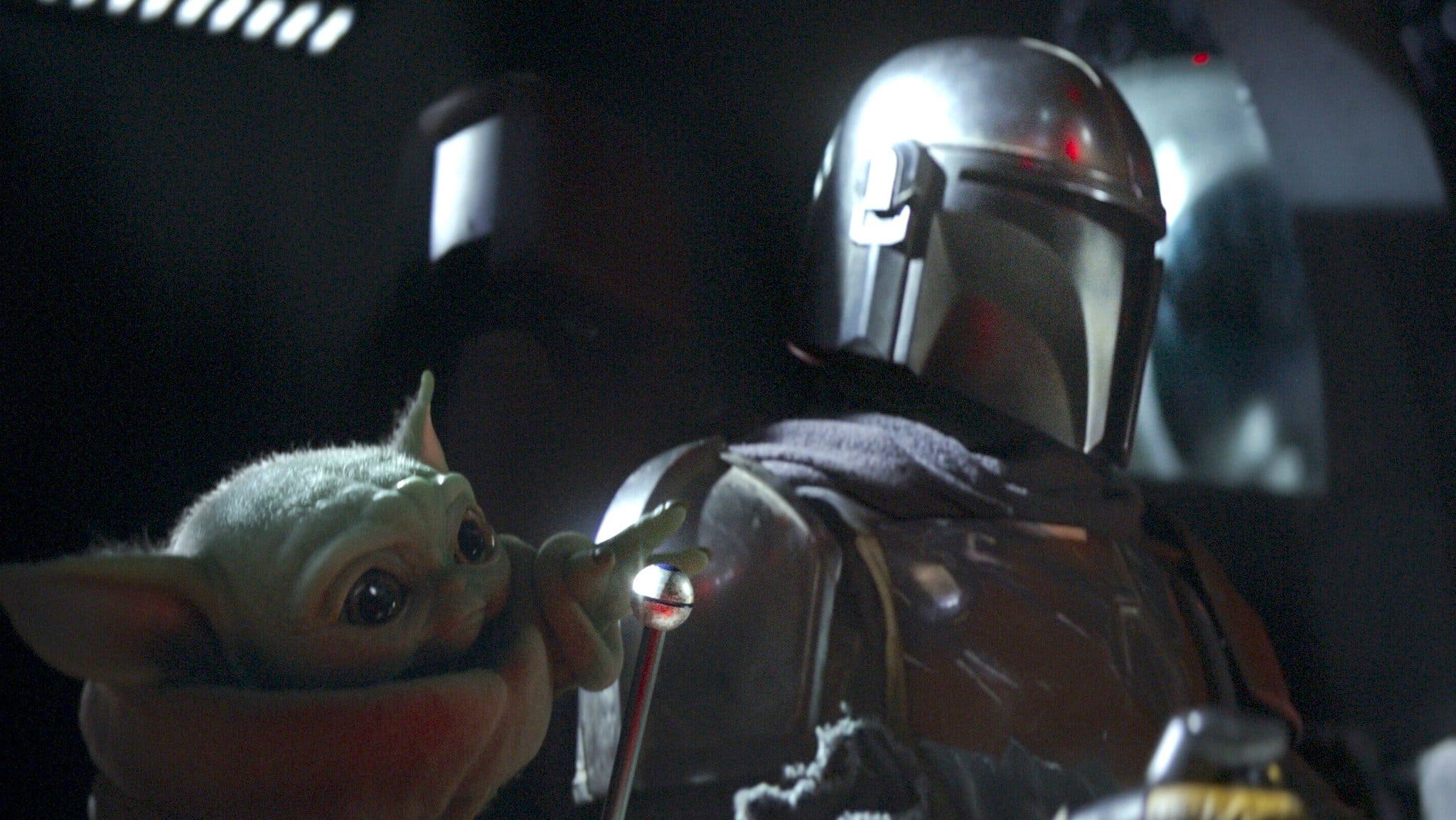 Photo of ‘The Mandalorian’ Director: Baby Yoda ‘Steals the Show’