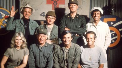 Photo of M*A*S*H: 5 Relationships Fans Got Behind (& 5 They Rejected)