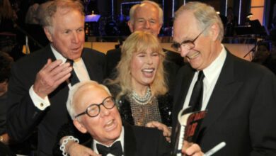 Photo of ‘M*A*S*H’ Star Loretta Swit Said the Cast ‘Might As Well Be Joined at the Hip’ in 2017 Interview