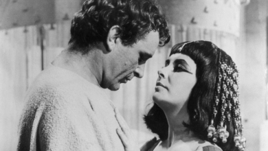 Photo of Elizabeth Taylor Was ‘Still Madly in Love’ With Ex Richard Burton When He Died