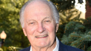 Photo of ‘M*A*S*H’: Alan Alda Explained Why He ‘Hates’ Rehearsing