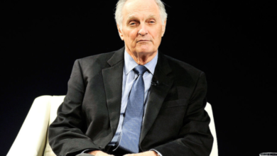 Photo of ‘M*A*S*H’: Alan Alda Rejected Idea He ‘Ran’ the Show, Said it Never Got ‘More Political’